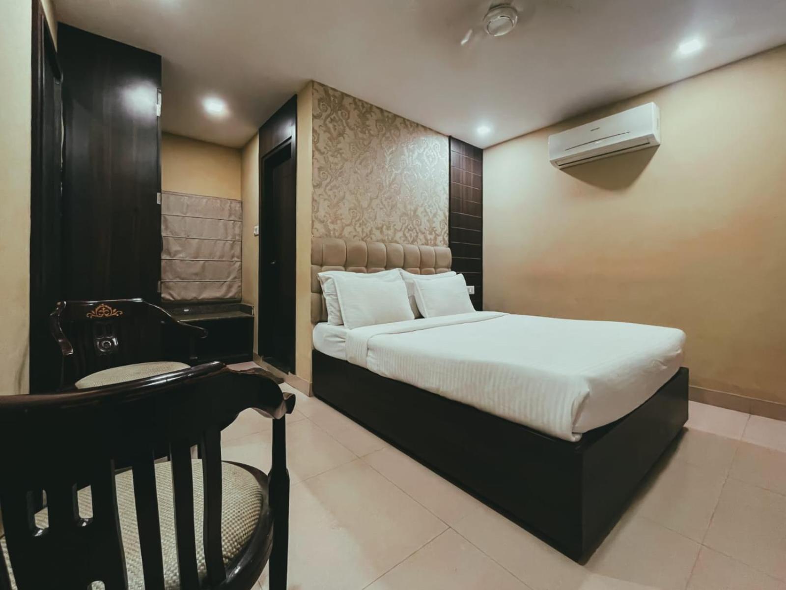 Hotel S L E Residency Varanasi Exterior foto