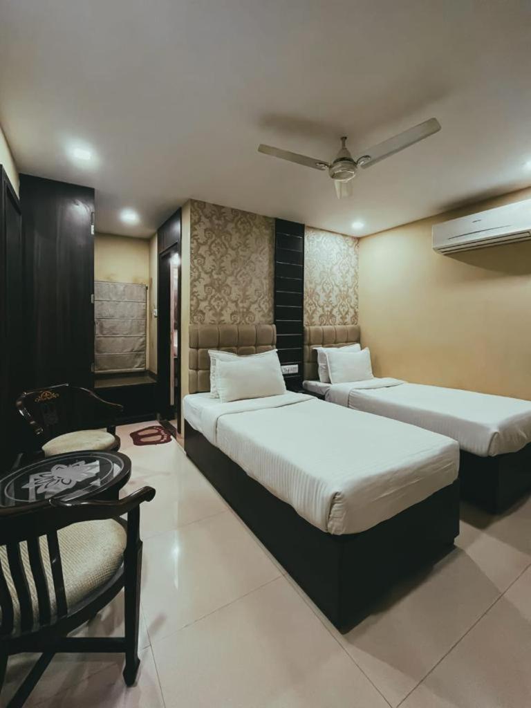 Hotel S L E Residency Varanasi Exterior foto