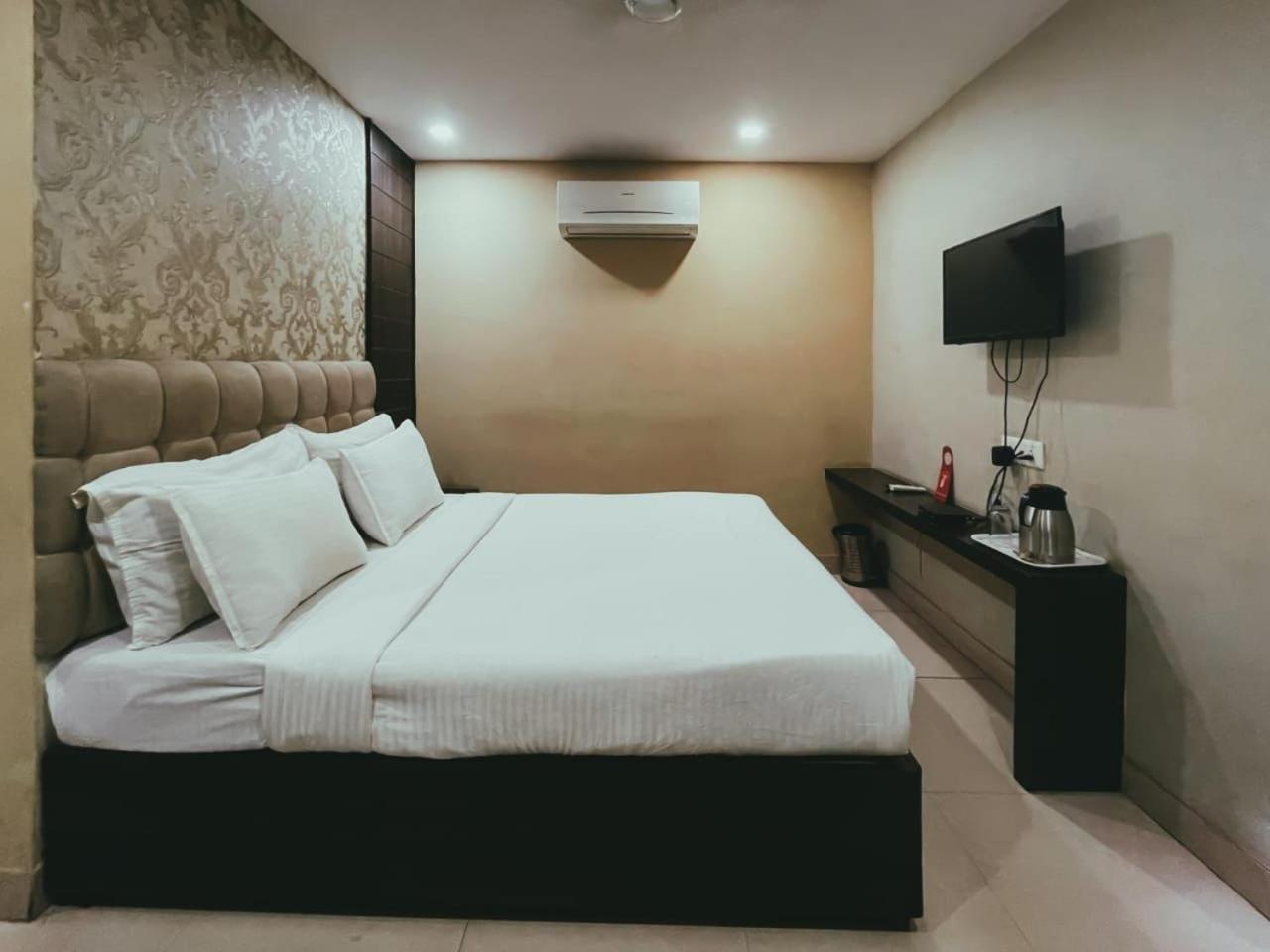Hotel S L E Residency Varanasi Exterior foto