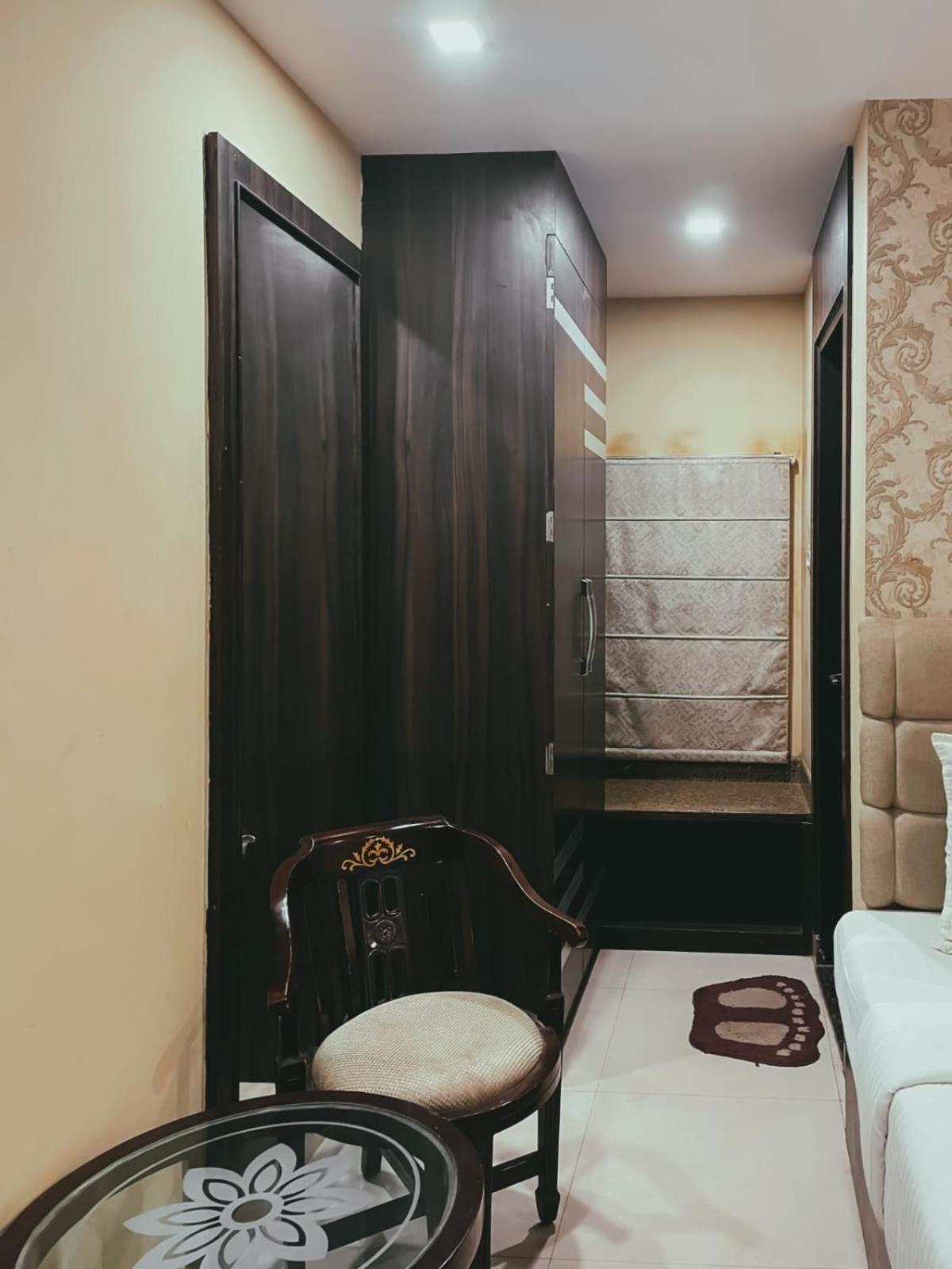 Hotel S L E Residency Varanasi Exterior foto