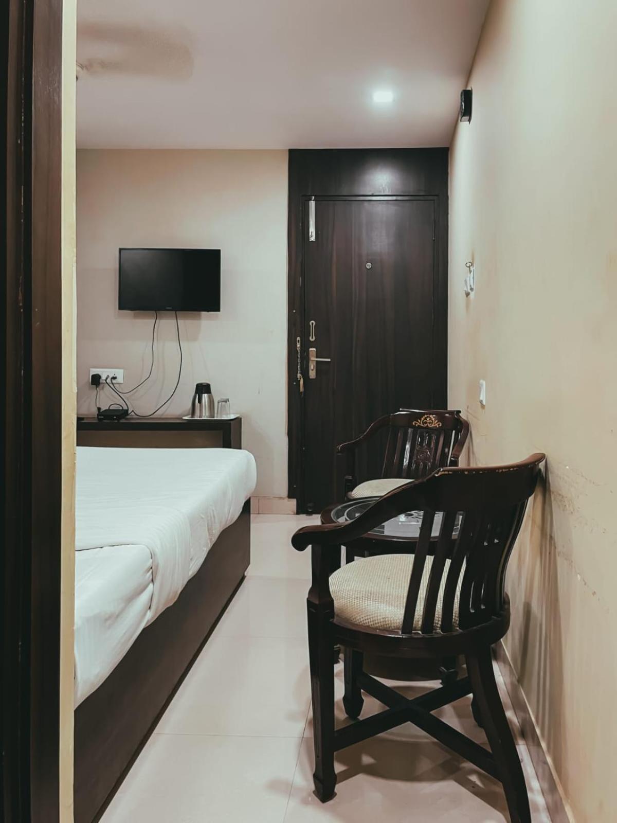 Hotel S L E Residency Varanasi Exterior foto
