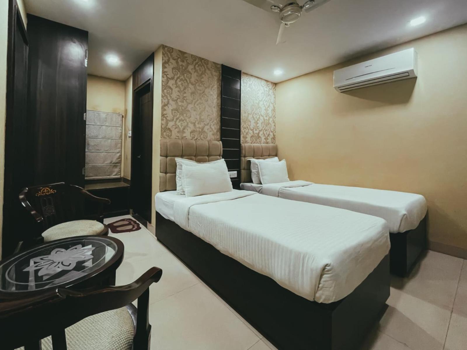 Hotel S L E Residency Varanasi Exterior foto