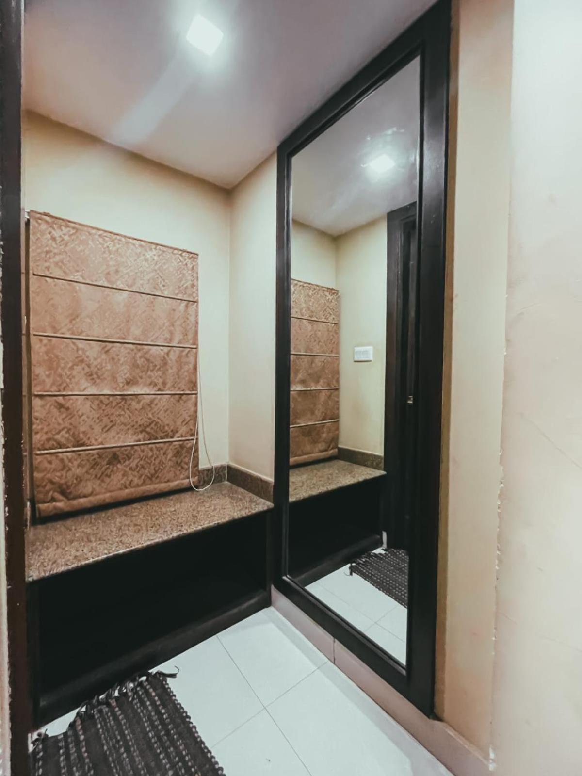 Hotel S L E Residency Varanasi Exterior foto