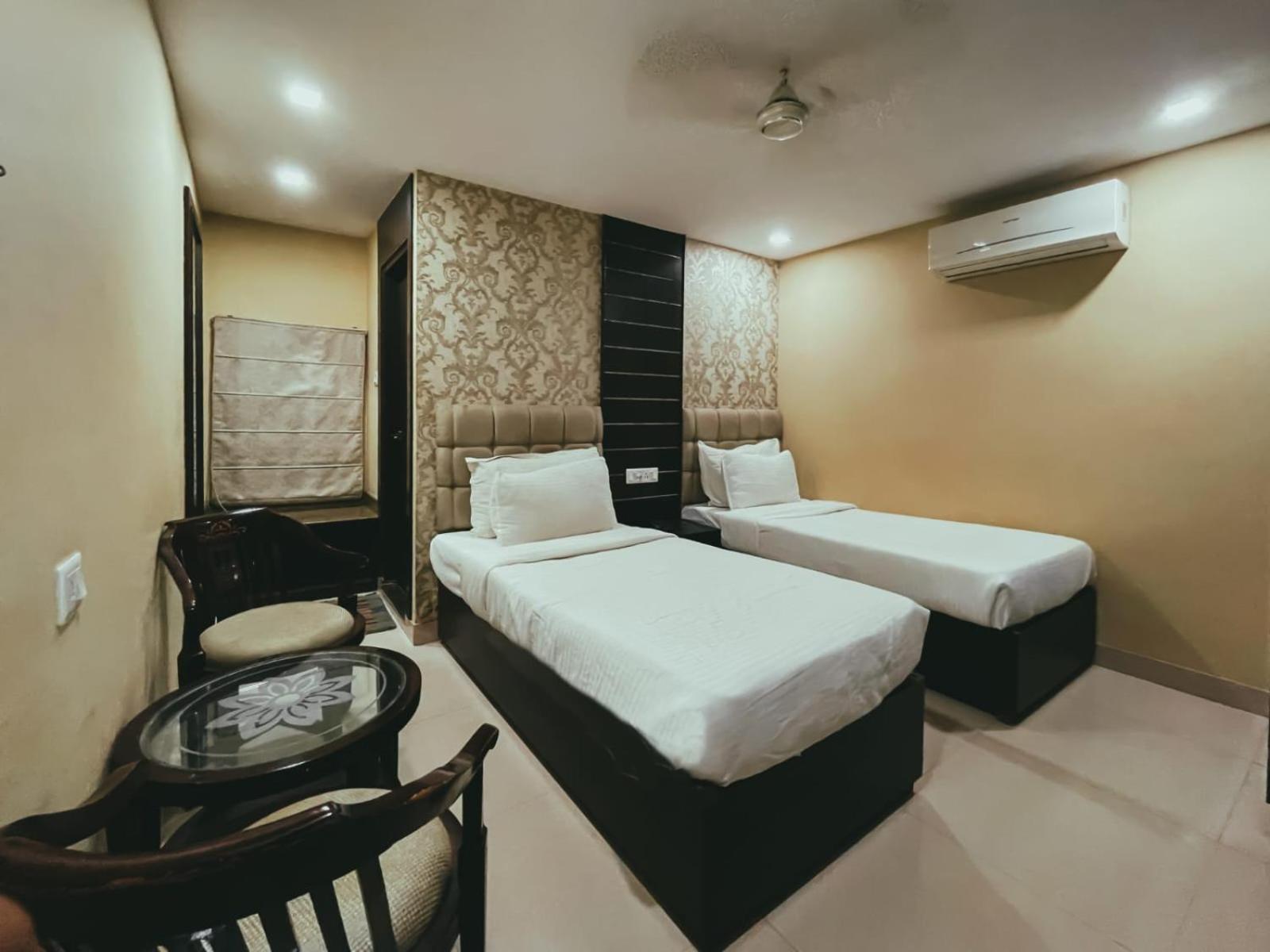 Hotel S L E Residency Varanasi Exterior foto
