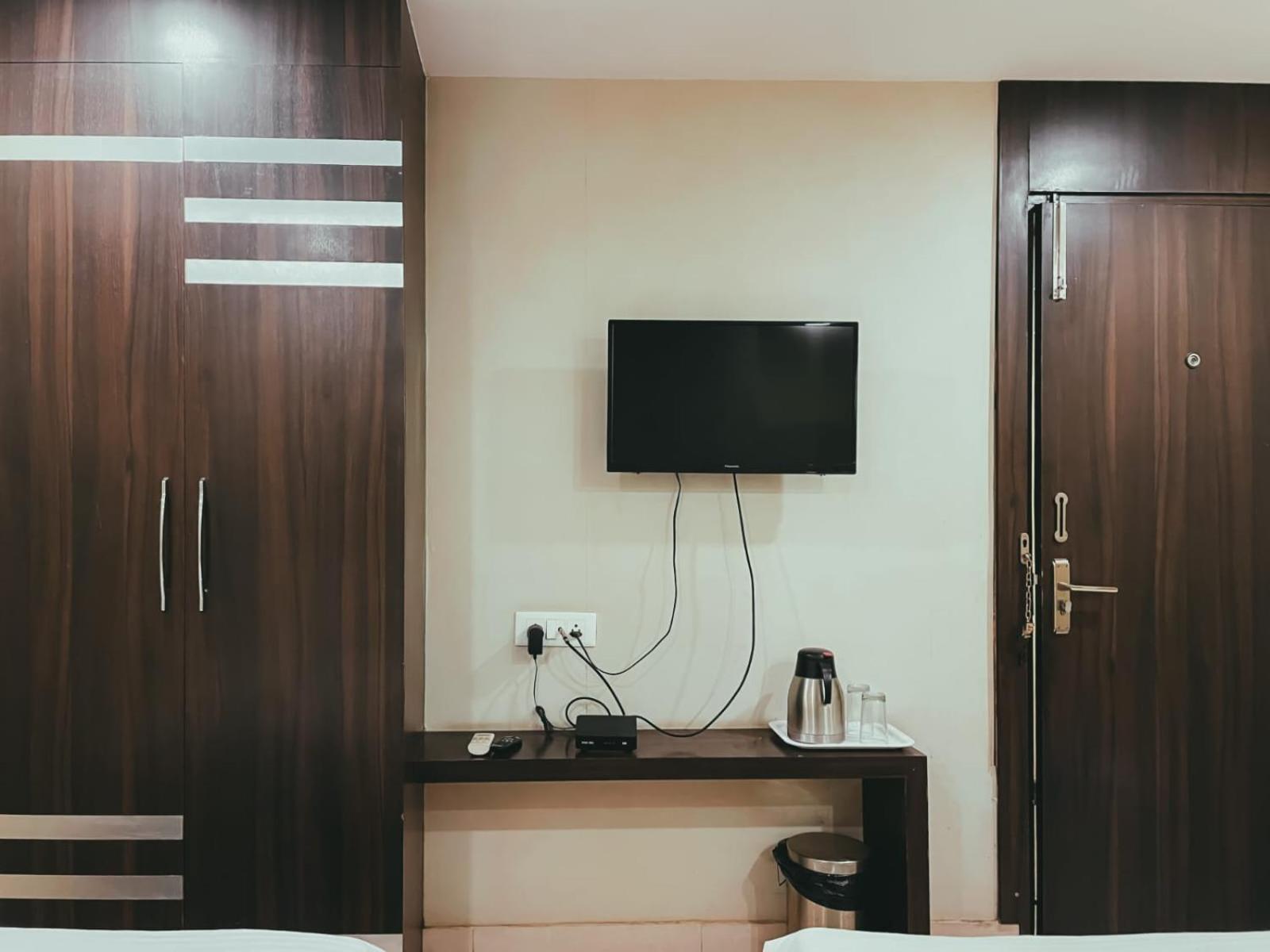 Hotel S L E Residency Varanasi Exterior foto