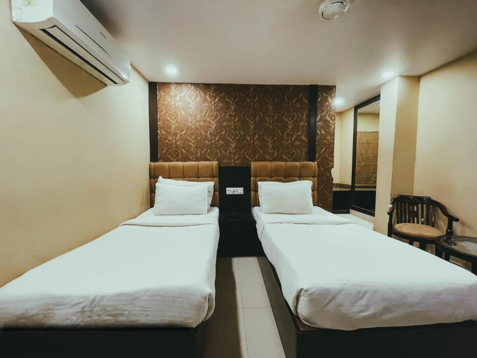 Hotel S L E Residency Varanasi Exterior foto